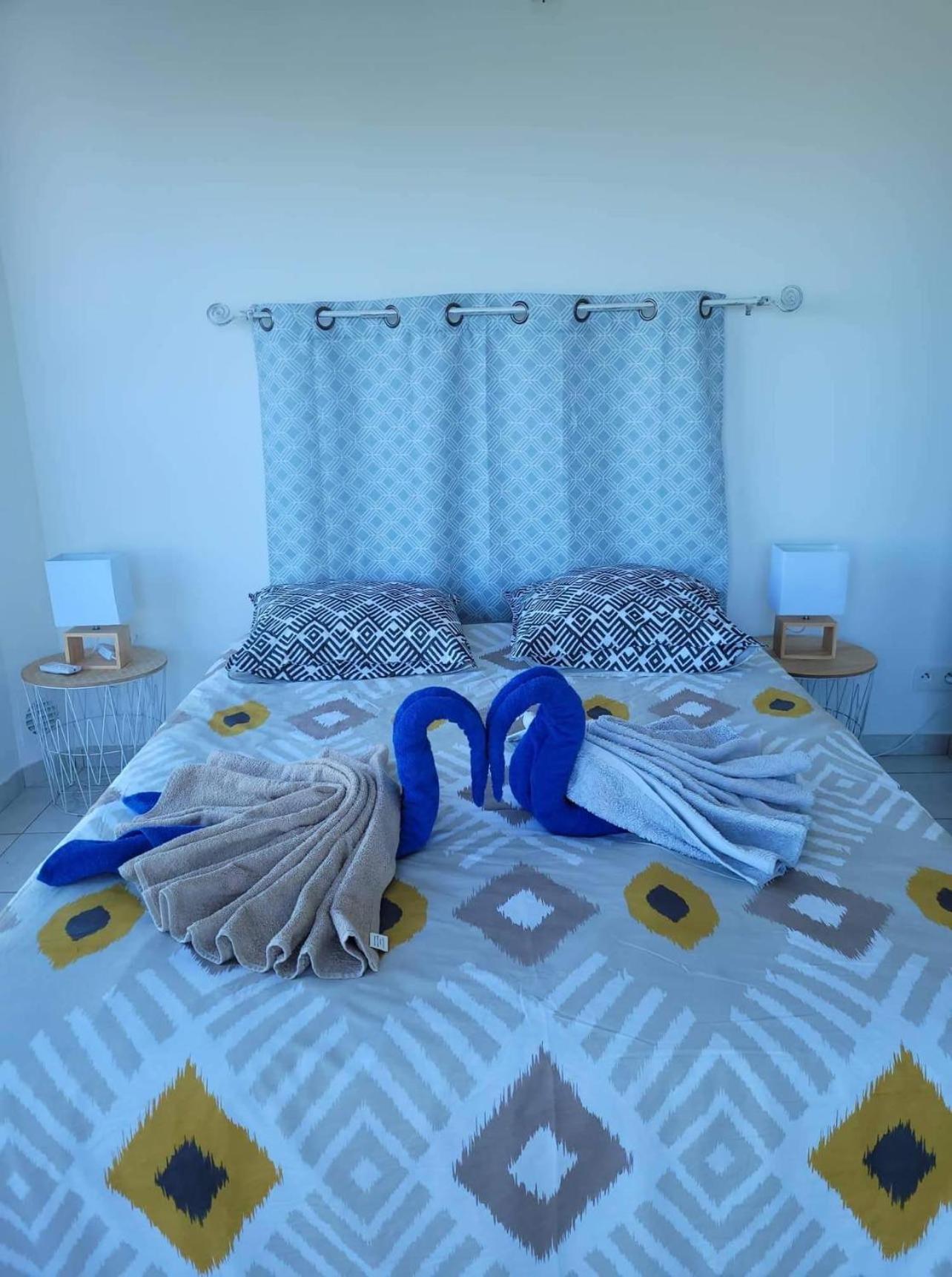 Grande Villa Au Calme - Vue Exceptionnelle - Climatisation - Piscine Sel Chauffee - Jardin Tropical Vincendo 外观 照片